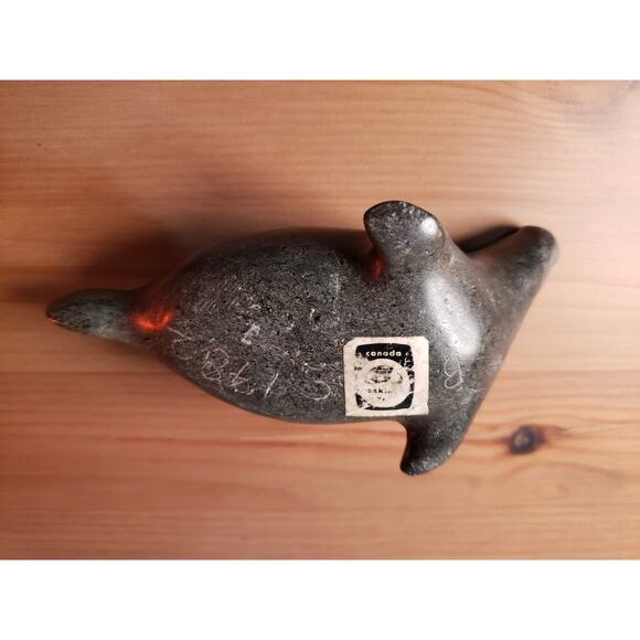 Inuit Eskimo soapstone seal carving sculpture Made In Canada 1982 - Picture 5 of 6